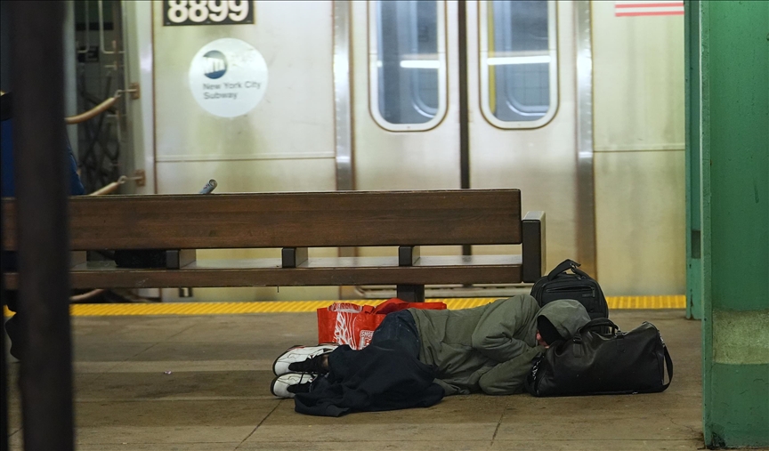 New York, mijëra njerëz të pastrehë jetojnë në stacione të metrove