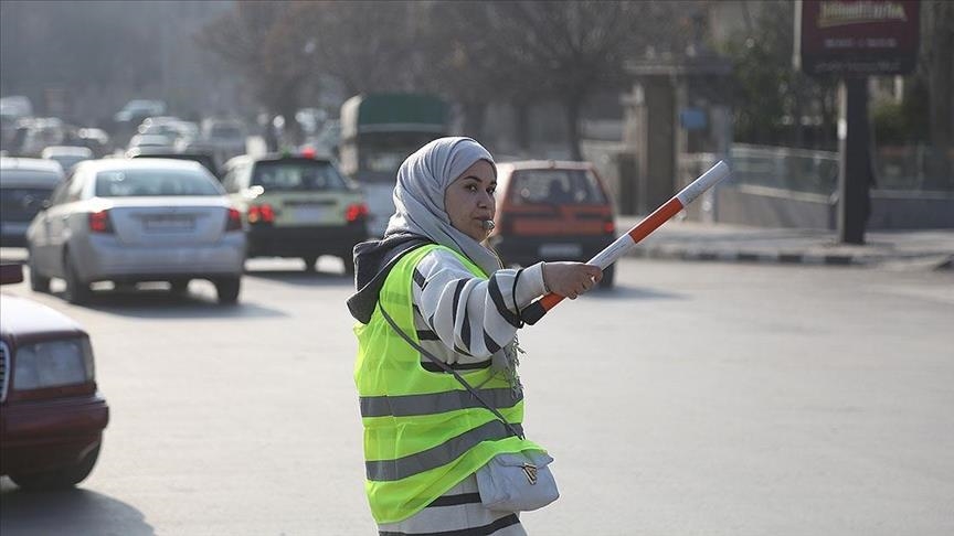 Young volunteers address traffic problems in Syria’s Aleppo