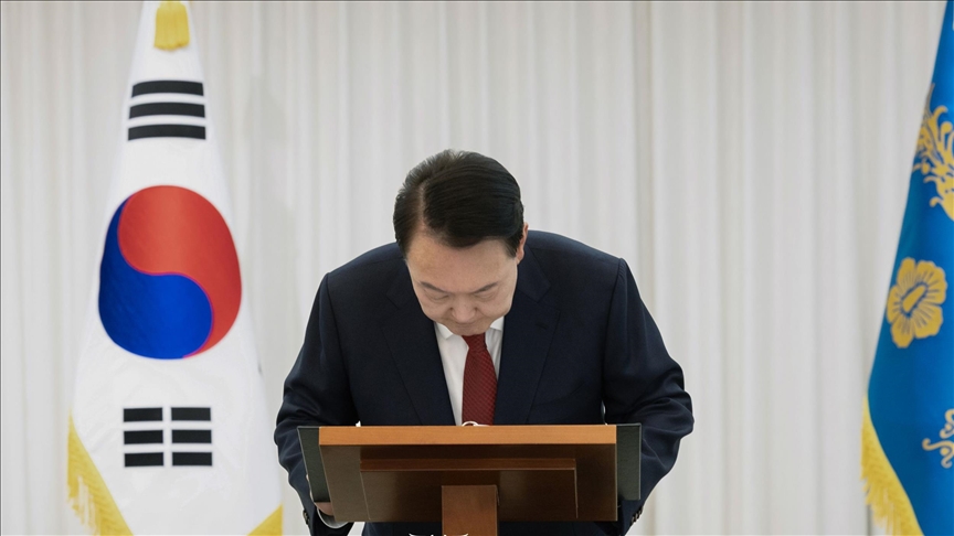 Yoon Suk Yeol becomes 1st S.Korean president to face arrest warrant