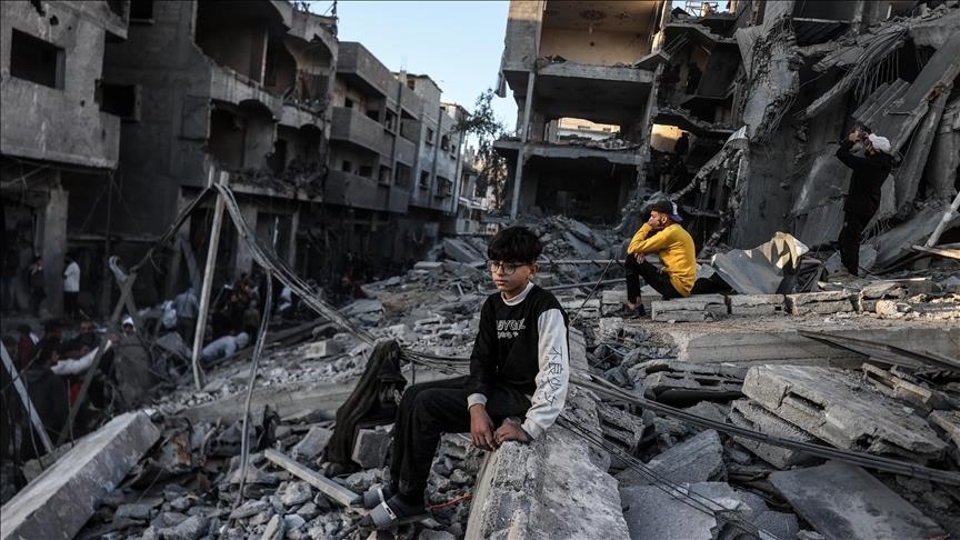 Tentara Israel terus bombardir rumah-rumah di Gaza yang dilanda perang