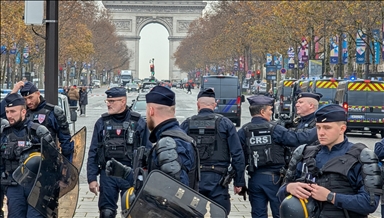 Jour de l’an: 136 personnes interpellées à Paris en marge des festivités