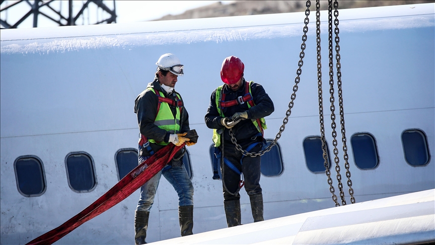 Siberian Airlines plane skids off runway in Norilsk