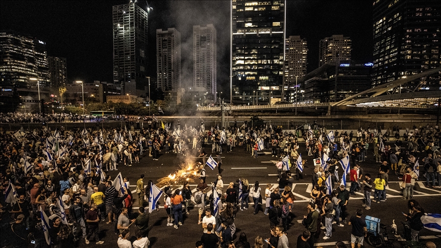 Israeli protesters block main Tel Aviv highway over lack of hostage deal