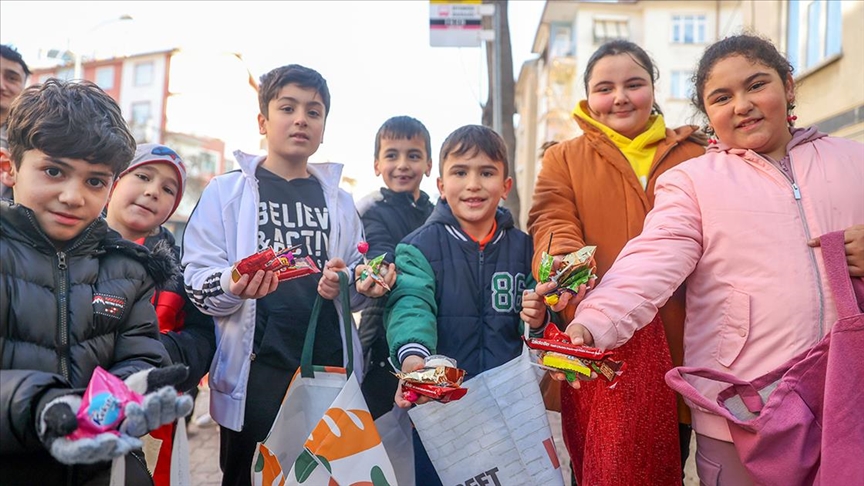 Konya'da çocuklar üç ayları "şivlilik" geleneğiyle kutluyor