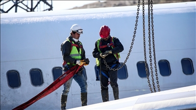 Siberian Airlines plane skids off runway in Norilsk