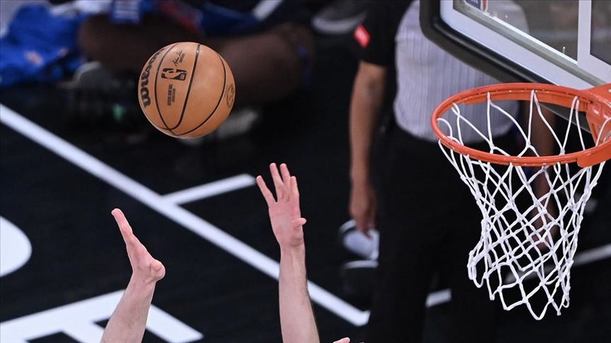 Oklahoma City Thunder take 13th straight win in NBA