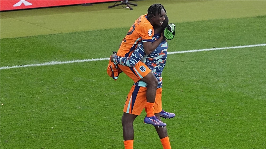 Dumfries strikes twice to send Inter Milan to Italian Super Cup final Dumfries strikes twice to send Inter Milan to Italian Super Cup final