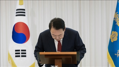 South Korean investigators enter President Yoon's residence to detain him