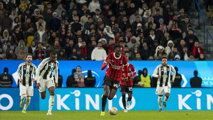 AC Milan beat Juventus to advance to Supercoppa final