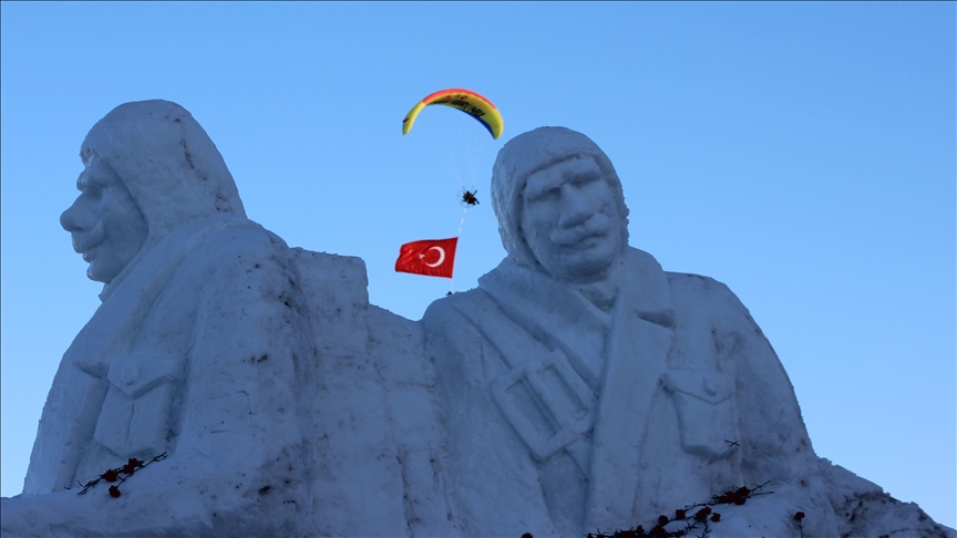 Sarıkamış'ta şehitler için yapılan 