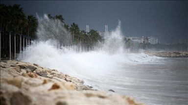 Meteorolojiden Akdeniz'in doğusunda fırtına uyarısı