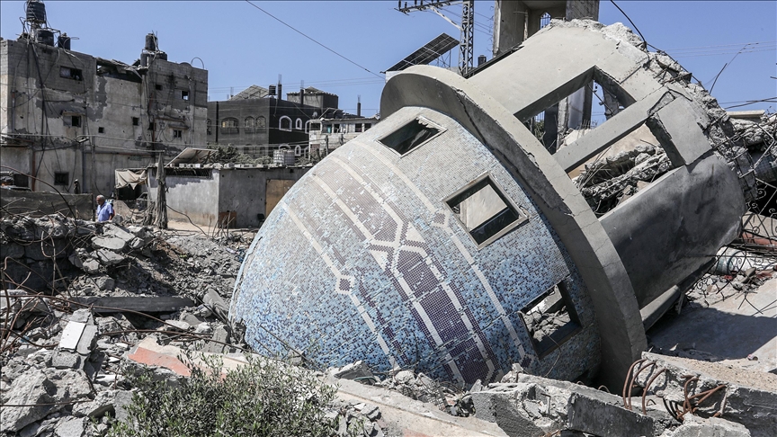 Israeli attacks damage nearly 1,000 mosques in Gaza, authorities say