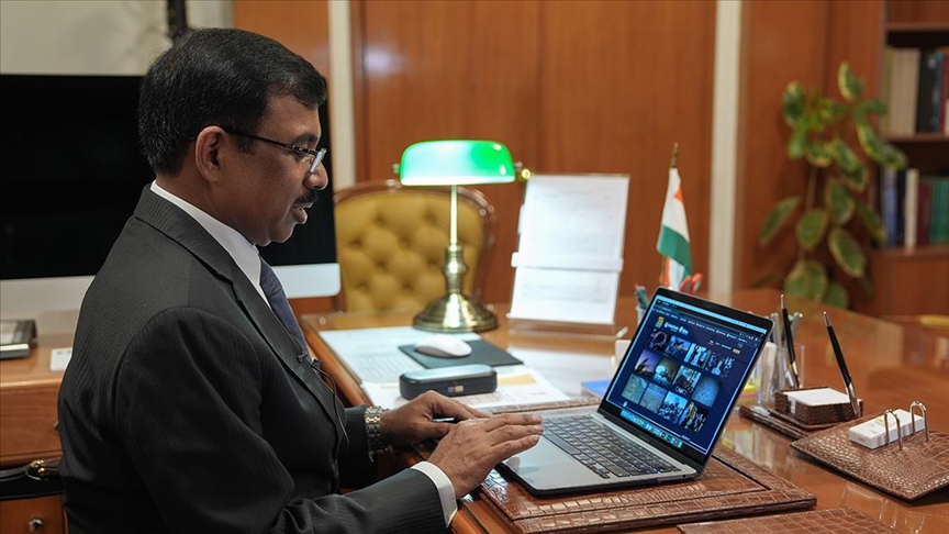 Hindistan'ın Ankara Büyükelçisi Pardeshi AA'nın "Yılın Kareleri" oylamasında favorilerini seçti