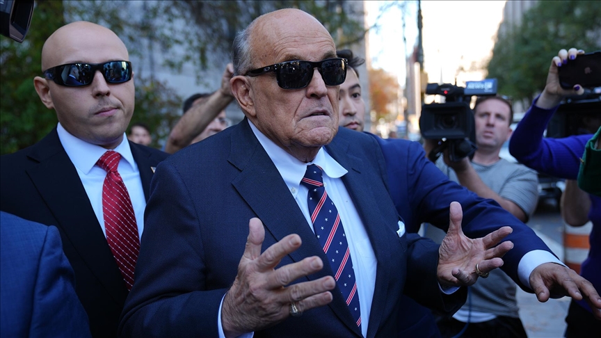 Trump'ın eski avukatı Giuliani hakkında, haciz davasında "mahkemeyi tahkir" kararı