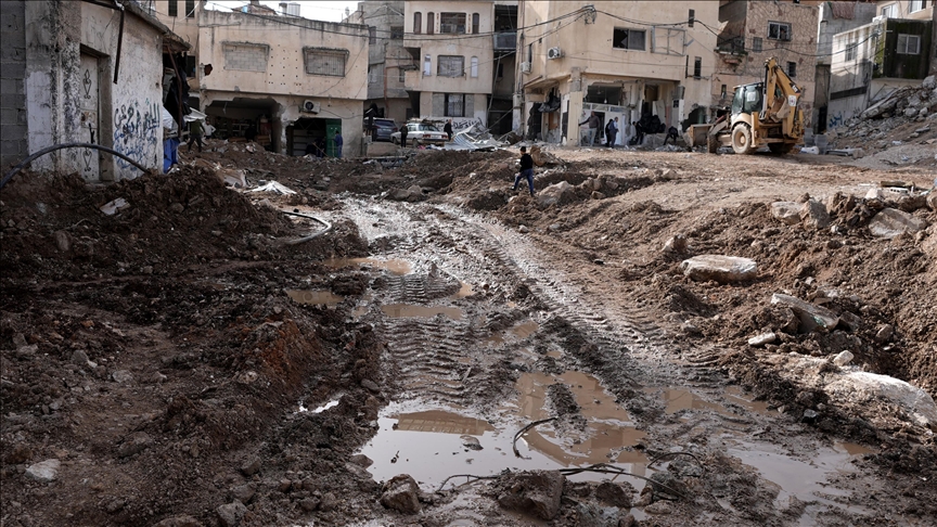 2 women, child among 45 Palestinians arrested in Israeli raids in occupied West Bank