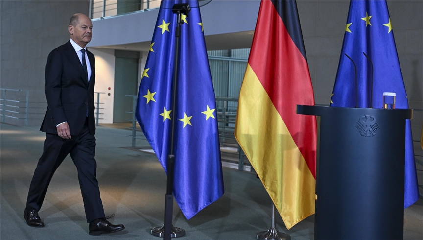 German chancellor criticizes Trump for making threats to take over Greenland, Canada