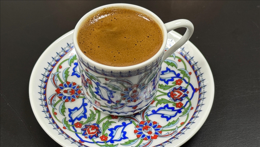 Studimi tregon se kafja e mëngjesit bën mirë për zemrën