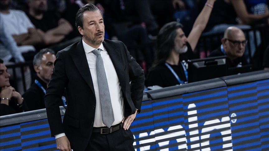 Anadolu Efes names Luca Banchi new head coach