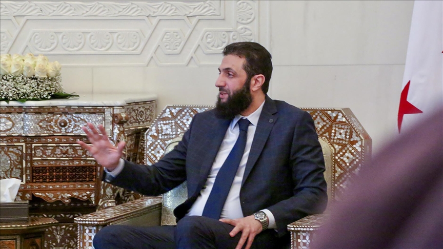 Syria's new administration leader meets Bahraini foreign minister in Damascus