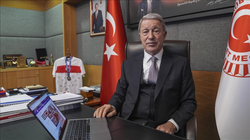 TBMM Milli Savunma Komisyonu Başkanı Akar, AA'nın "Yılın Kareleri" oylamasında tercihlerini yaptı