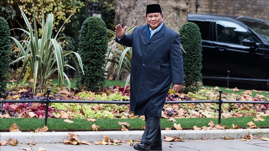 Malaysian premier hosts Indonesian president in Kuala Lumpur for talks to boost ties