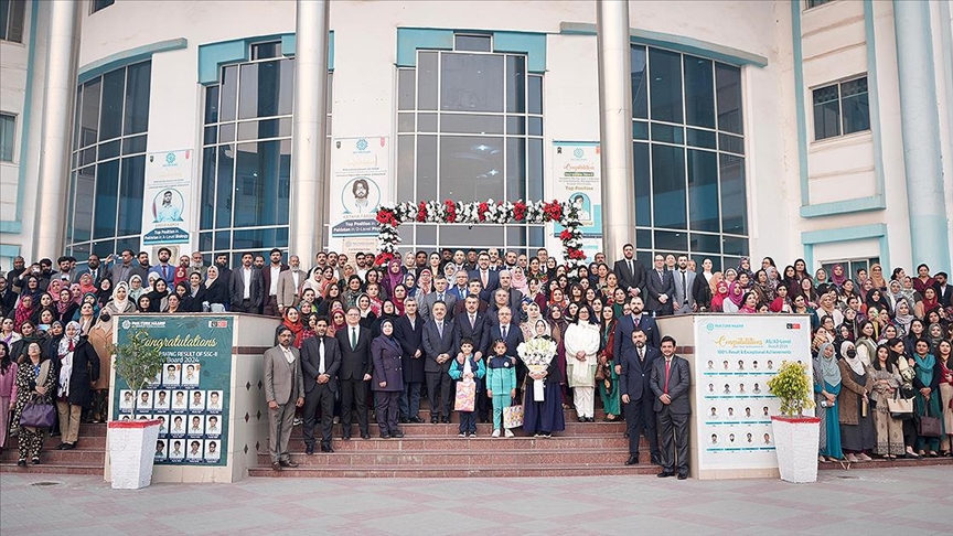 Milli Eğitim Bakanı Tekin, Türkiye Maarif Vakfının Pakistan Lahor'daki okulunu ziyaret etti