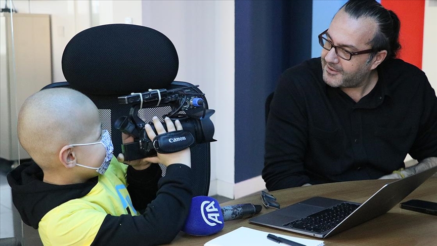 Lösemili çocuklardan "10 Ocak Çalışan Gazeteciler Günü"nde AA'ya ziyaret