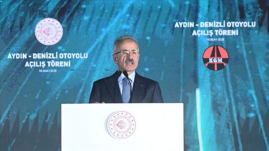 Bakan Uraloğlu: Aydın-Denizli Otoyolu yerli ve yabancı turistlere de daha hızlı ve konforlu seyahat imkanı sağlayacak