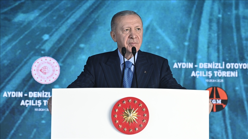 Cumhurbaşkanı Erdoğan: Kesintisiz bir otoyol ağını hayata geçirmenin gururunu yaşıyoruz