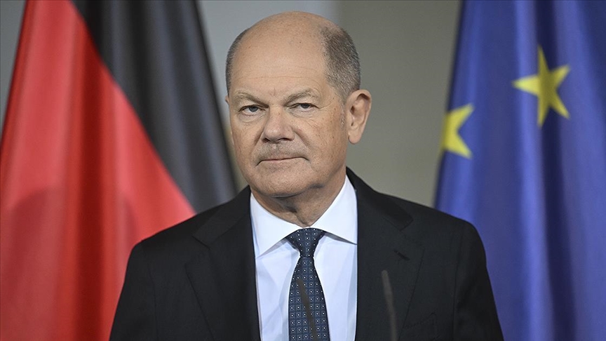 Le chancelier allemand Olaf Scholz bloque un plan d'aide financière de plusieurs milliards d'euros pour l'Ukraine
