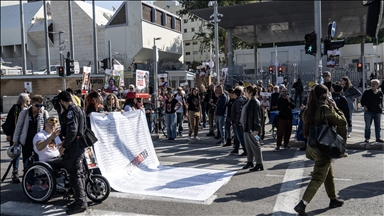 Israelis protest for release of Palestinian hospital director from Israeli prison