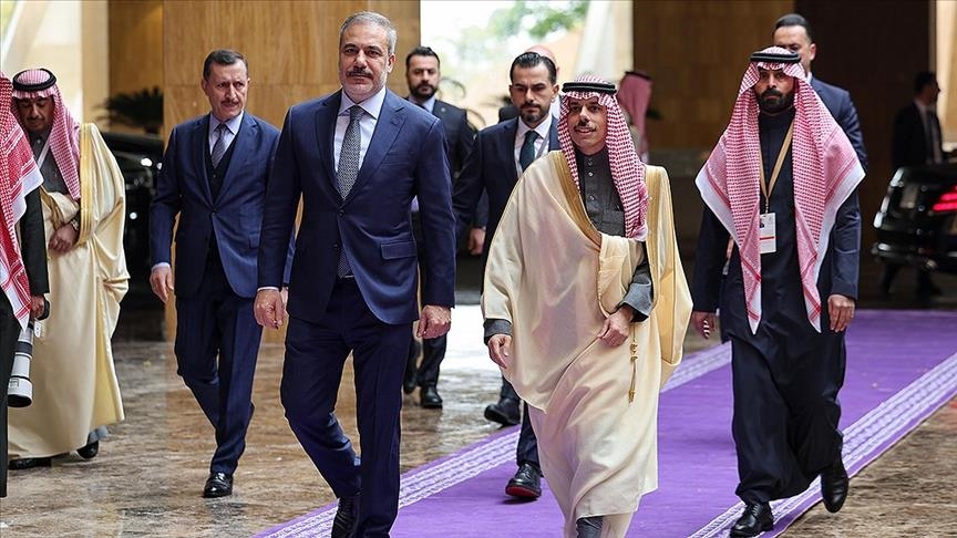 Türkiye will do its part to ‘ease the difficult path ahead’ for Syrians: Foreign minister Türkiye will do its part to ‘ease the difficult path ahead’ for Syrians: Foreign minister