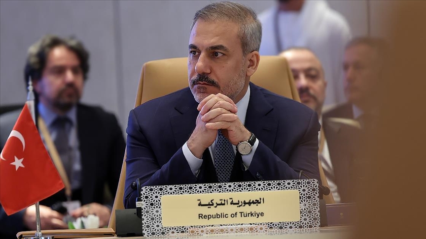 Dışişleri Bakanı Fidan, Suriye'deki yeni yönetimin Dışişleri Bakanı Şeybani ve Rus mevkidaşı Lavrov ile görüştü