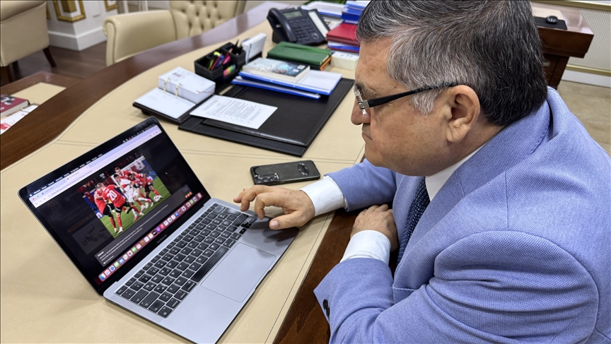 Sinop Valisi Özarslan AA'nın "Yılın Kareleri" oylamasında tercihlerini yaptı