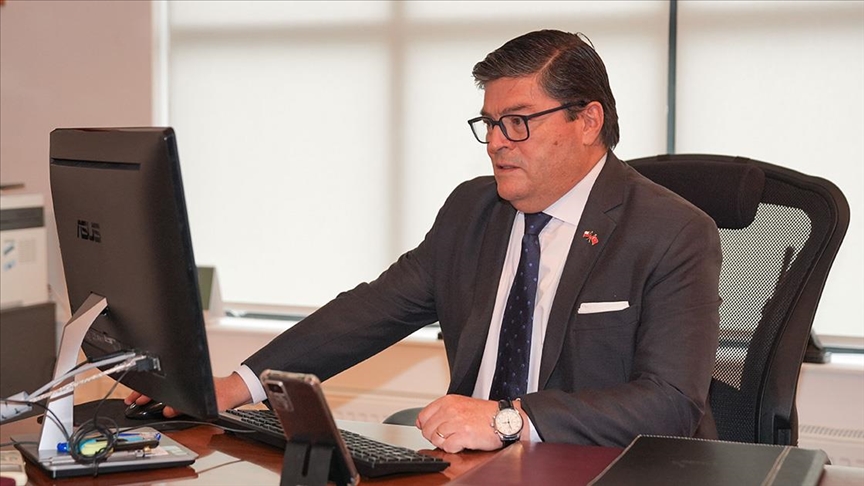 Şili'nin Ankara Büyükelçisi Arcos, "Her şeye rağmen" adlı fotoğrafa oy verdi