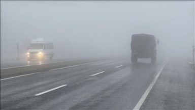 Zbog mokrih i klizavih cesta, snijega i vjetra otežan saobraćaj u regionu