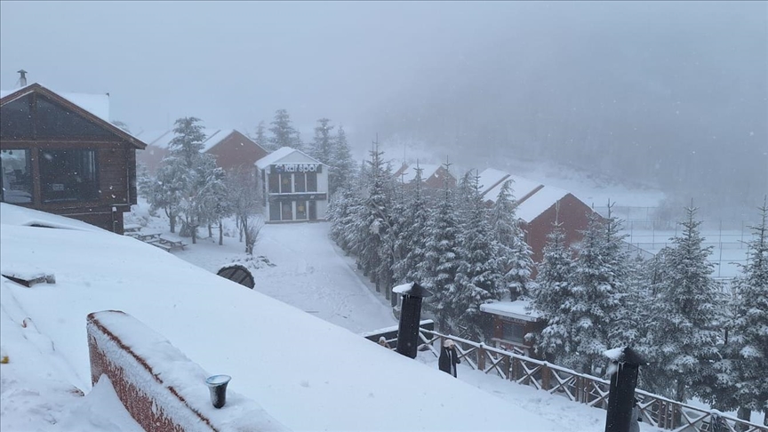 Kartepe'ye kar yağdı