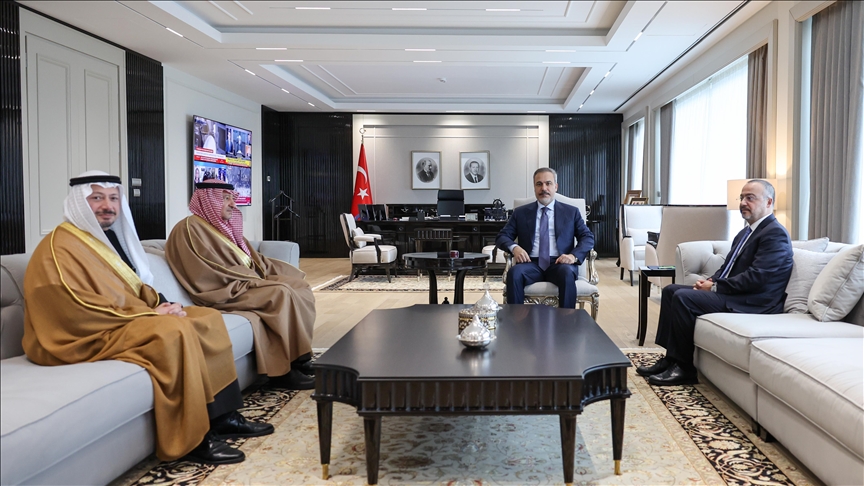 В Анкаре прошла встреча Хакана Фидана с замглавы МИД Саудовской Аравии