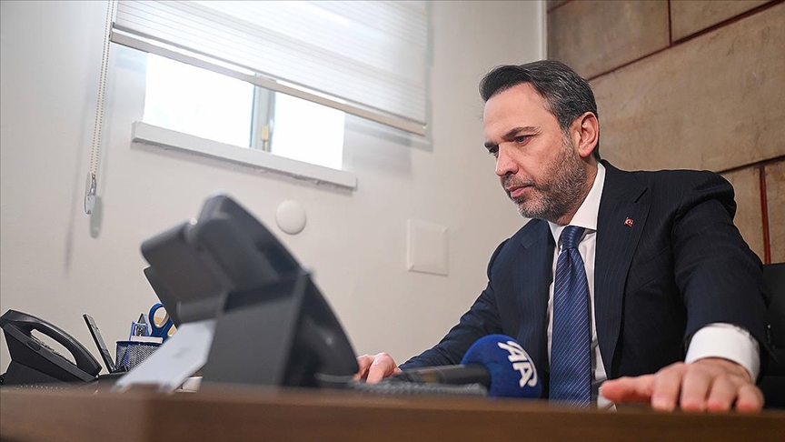 Enerji ve Tabii Kaynaklar Bakanı Bayraktar "Kılavuzlar" adlı fotoğrafa oy verdi