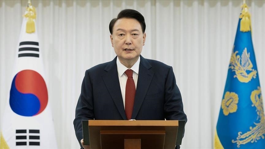 Президент Южной Кореи переведен во временный центр содержания