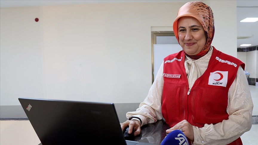 Türk Kızılay Genel Başkanı Yılmaz "Yılın Kareleri" oylamasında tercihlerini yaptı