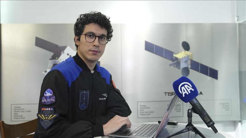 Astronot Tuva Cihangir Atasever'in AA'nın "Yılın Kareleri" oylamasında favorisi "Ay ve Uydusu" oldu