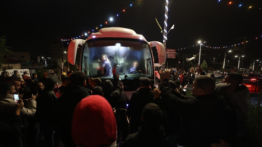 Filistin Sağlık Bakanlığı, Gazze'de esir değişimi kapsamında serbest kalacak tutuklular için hazırlanıyor