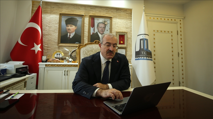 Çanakkale Valisi Toraman, AA'nın "Yılın Kareleri" oylamasında tercihlerini yaptı