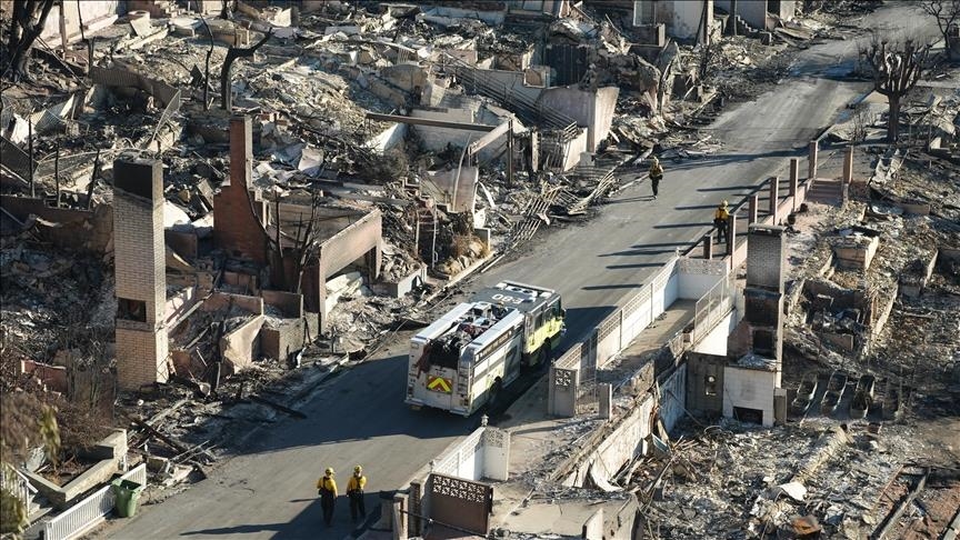 Бројот на загинати во пожарите во Лос Анџелес се искачи на 25, властите предупредуваат на засилен ветер