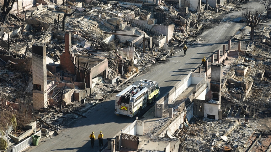 Los Angeles fire death toll rises to 25 as officials warn of strengthened winds