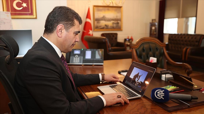 Düzce Valisi Aslan, AA'nın "Yılın Kareleri" oylamasında tercihini yaptı