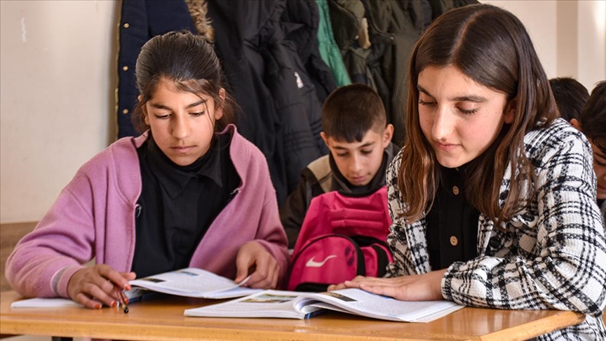 Öğretmenler ikna çalışmasıyla Şehriban ve Zilan'ı yeniden eğitime kazandırdı