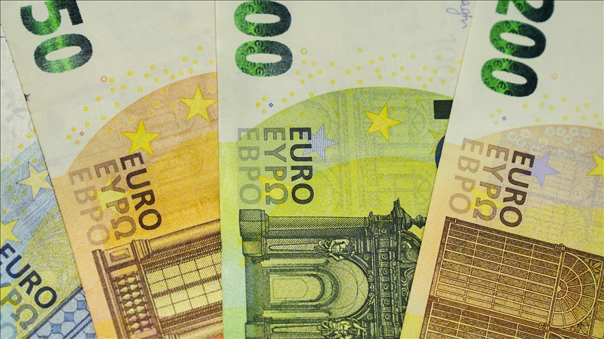 Euro area trade balance posts $16.9B surplus in November