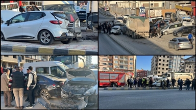 Hatay'da freni arızalanan kamyonun 5 araca çarpması güvenlik kamerasında